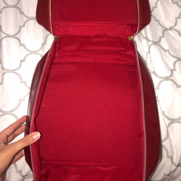 Estee Lauder - Picture 4 of 7